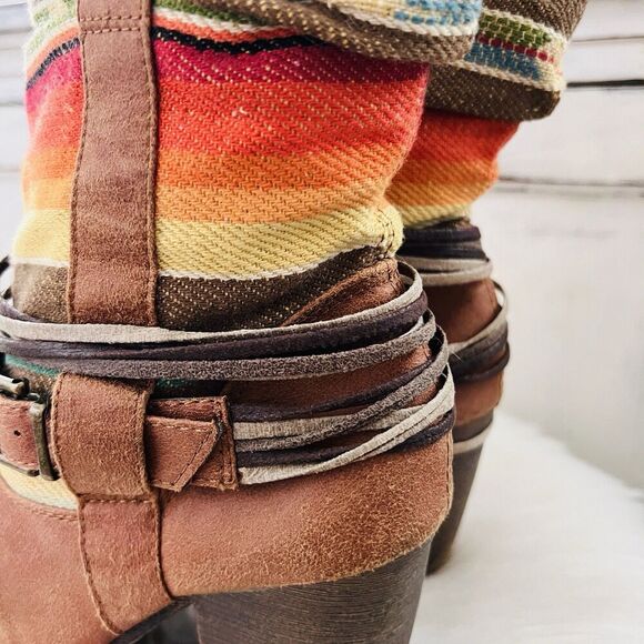 Mossimo Supply Co Southwestern Sunset Canvas Block Heel Pull on Boots - 5.5 - Picture 3 of 7